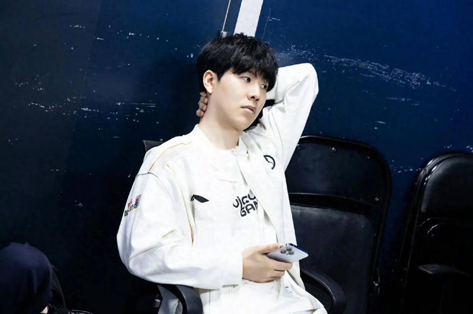 什么是“博彩中的自我损耗（Ego Depletion）”？解析深夜投注更不理智的原因。（深夜下注为何更不理性？解读博彩中的“自我损耗”）